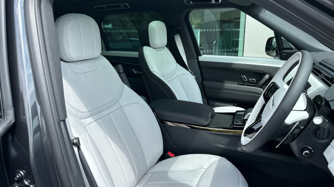 Land Rover Range Rover Sport 3.0 D250 Battersea Edition 5dr Auto Diesel Estate - Image 37